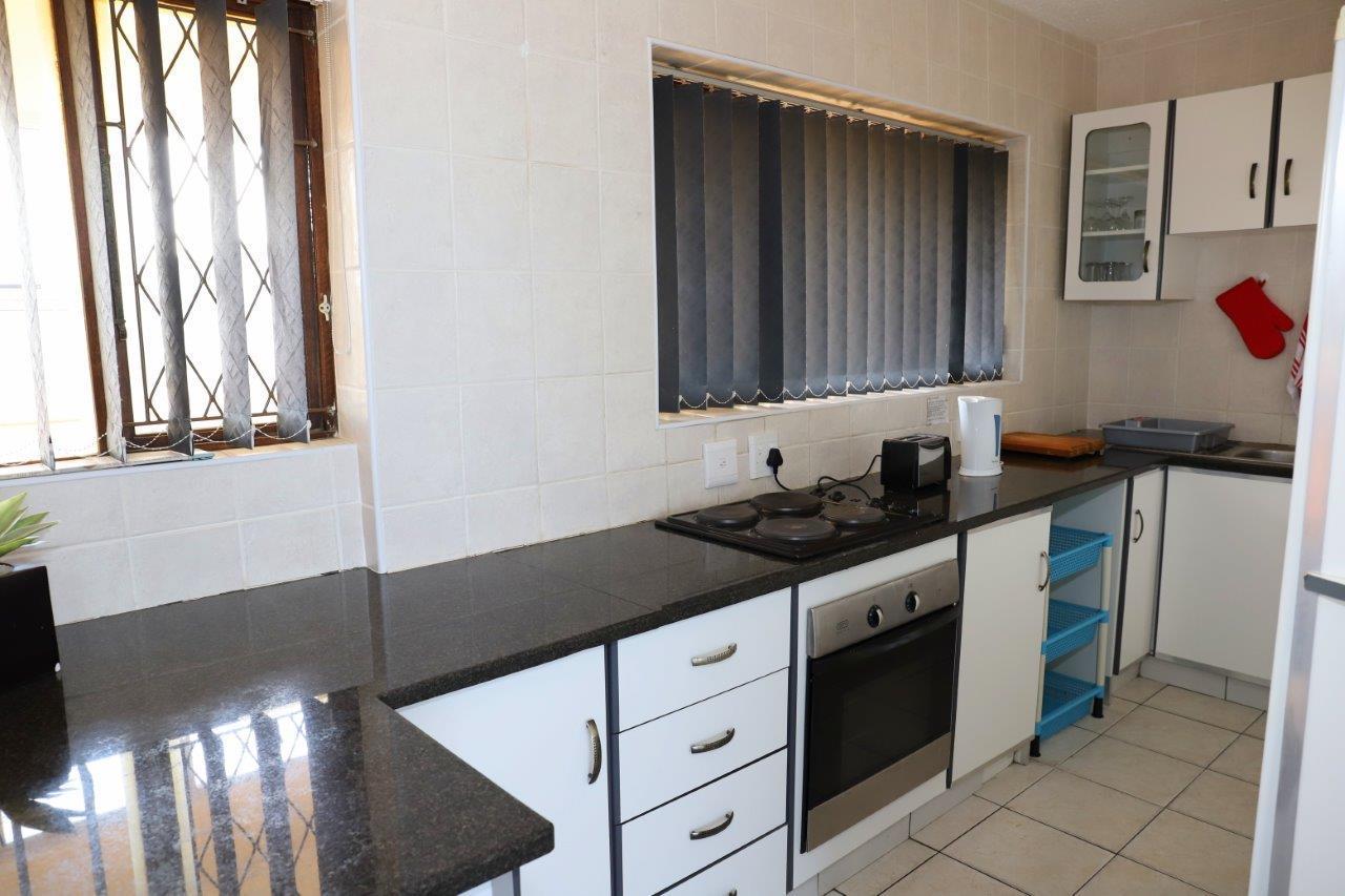Sea Wave Holidays - Stella Maris Amanzimtoti Buitenkant foto